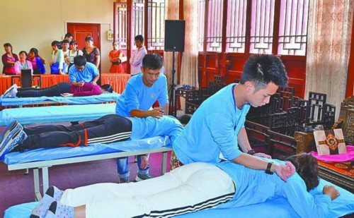 「中医」体验莆田南少林寺的禅医义诊 妙手仁心予众生