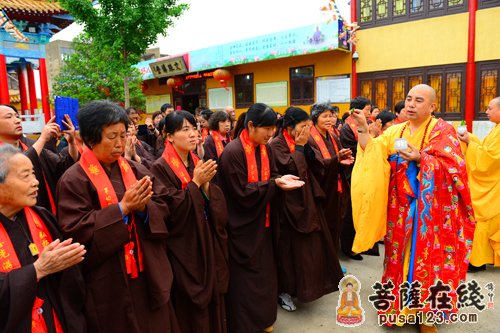 江苏扬州市宝应龙竿寺举行千佛堂开光法会 江苏扬州市宝应龙竿寺举行千佛堂开光法会