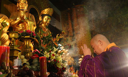 「弘法寺」广东深圳弘法寺隆重举行2013年祝福新年鸣钟祈福活动