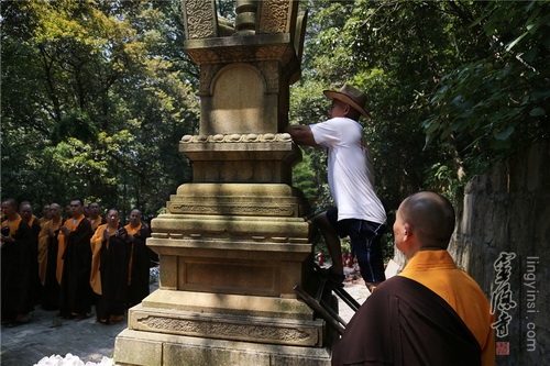 「灵隐寺」继云长老荼毗追思与灵骨入塔法会在浙江灵隐寺隆重举行