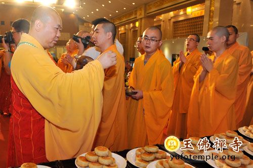 上海玉佛禅寺举行寺院新歌发布会及月饼品尝会