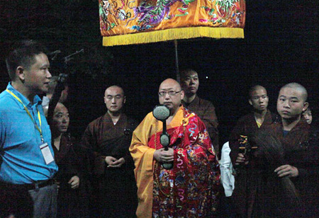 「佛教」新昌大佛寺举行传实法师方丈升座暨栖光万佛宝塔落成庆典