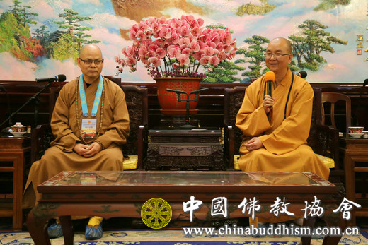 「佛教」中佛协学诚会长会见美国佛教联合会会长瑞法法师一行
