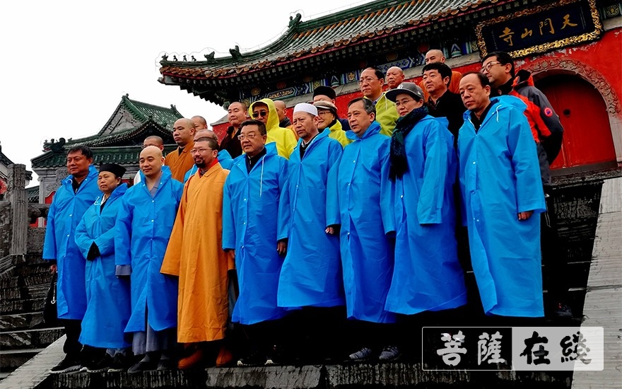 「杨小波」全国政协民宗委副主任杨小波一行视察天门山寺、普光寺 「杨小波」全国政协民宗委副主任杨小波一行视察天门山寺、普光寺