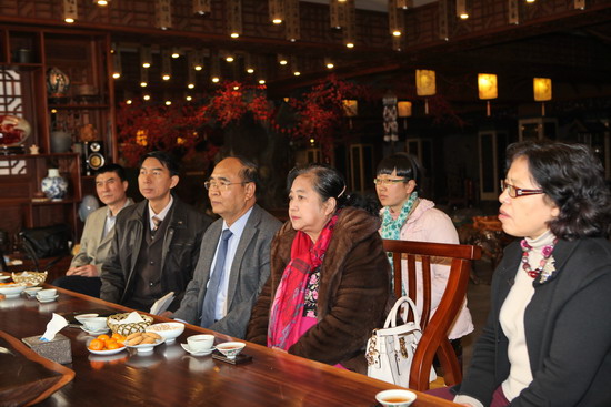 「佛教」缅甸驻华大使吴丁乌先生夫妇到北京灵光寺参拜