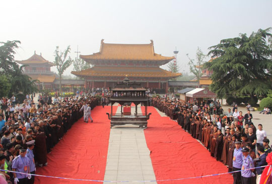 「佛教」山东宝相寺佛牙舍利面世二十一周年纪念法会圆满 「佛教」山东宝相寺佛牙舍利面世二十一周年纪念法会圆满