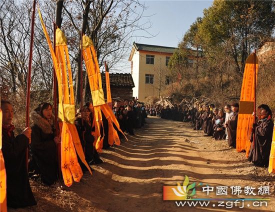 「佛教」湖北浠水胜乘寺迎请本焕长老舍利回山永久安奉