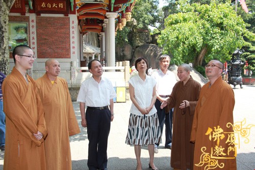 「佛教」福建厦门市委统战部黄菱部长到市佛协及虎溪岩寺、鸿山寺调研 「佛教」福建厦门市委统战部黄菱部长到市佛协及虎溪岩寺、鸿山寺调研