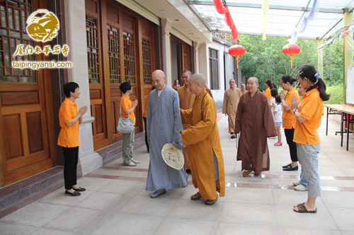 「佛教」福建厦门太平岩寺举行青年佛学班开学典礼