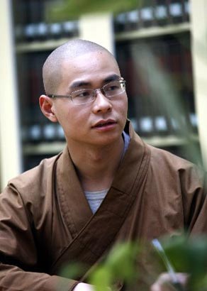 「中国佛学院」探访中国佛学院 入学考试难度超过高考