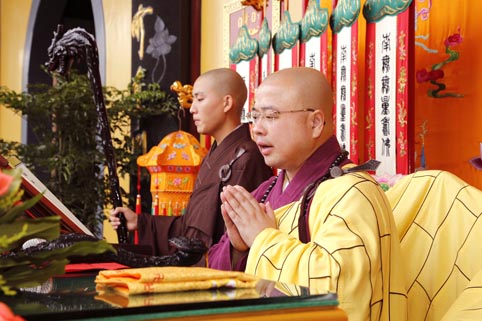 「放生仪轨」浙江绍兴炉峰禅寺隆重举行重阳节放生法会
