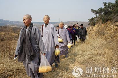 「普贤菩萨」烟台峆㠠寺弘法堂普贤菩萨圣诞日护生施食活动圆满