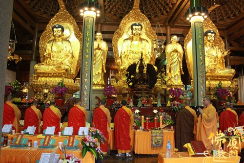厦门南普陀寺隆重举行消灾延寿万佛法会