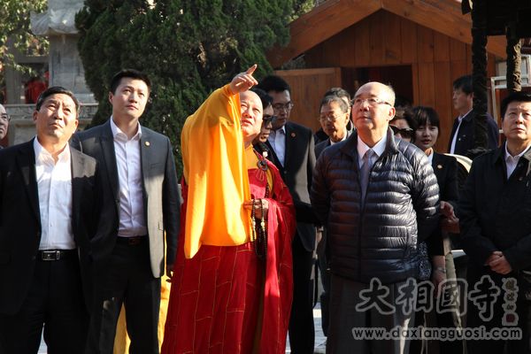「吴伯雄」台湾国民党名誉党主席吴伯雄一行来河南大相国寺参访 「吴伯雄」台湾国民党名誉党主席吴伯雄一行来河南大相国寺参访