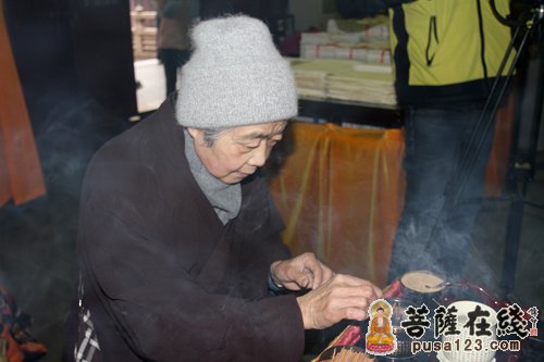 「寒山寺」万人抄经功德回向法会在江苏苏州寒山寺举行 「寒山寺」万人抄经功德回向法会在江苏苏州寒山寺举行