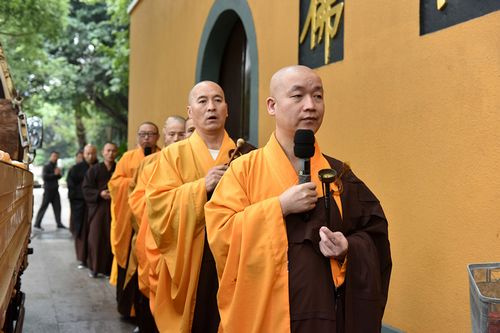 「放生仪轨」浙江温州妙果寺举行放生和传授三皈依五戒法会 「放生仪轨」浙江温州妙果寺举行放生和传授三皈依五戒法会