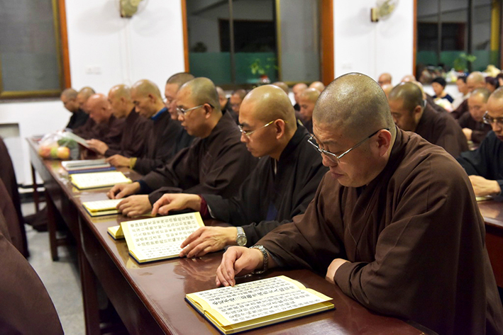 「佛教」柏林禅寺僧俗大众共度中秋佳节