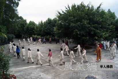 「佛教」非佛教徒也清修 都市人涌进寺院求静寻找慢生活