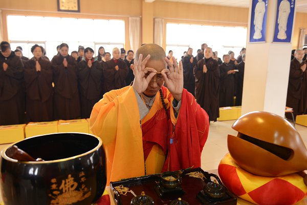 「圣诞节」山东三学净苑举行药师佛圣诞法会