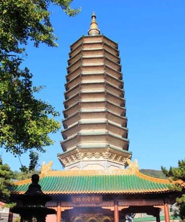 「龙泉寺」北京龙泉寺学员及居士义工朝拜佛牙舍利