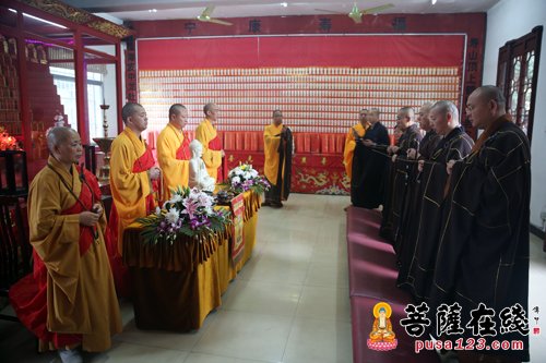 「佛教」上海洪福寺举行荫远老和尚圆寂十周年纪念传供法会