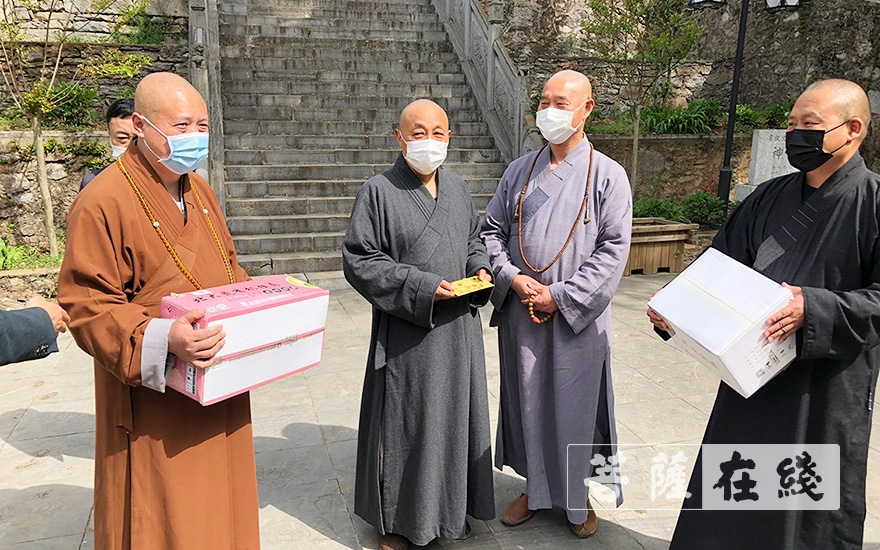 「佛教」守望相助 共克时艰 安徽省佛教协会走访慰问部分偏远寺院 「佛教」守望相助 共克时艰 安徽省佛教协会走访慰问部分偏远寺院