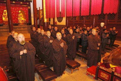 「佛教」浙江炉峰禅寺、戒珠讲寺等五寺共同为全山僧众职工启建祈福法会