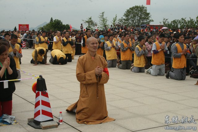 「佛教」佛诞日 庐山东林寺举行东林大佛装藏祝圣法会(组图) 「佛教」佛诞日 庐山东林寺举行东林大佛装藏祝圣法会(组图)