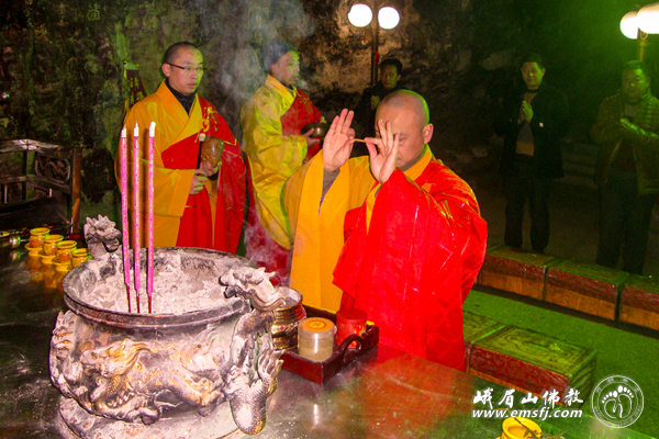 「佛教」四川峨眉山仙峰寺举行九老洞财神开库法会 「佛教」四川峨眉山仙峰寺举行九老洞财神开库法会