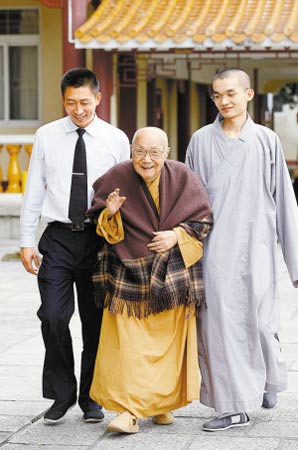 「佛教」105岁方丈的一天 身体硬朗 关心时政大事