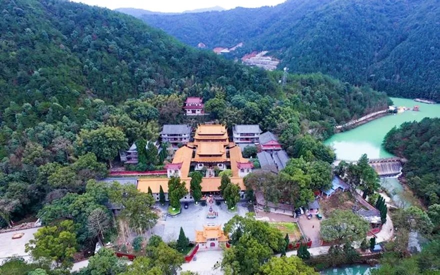 「佛教」禅宗薪火传千年 何惧暴雨袭净居