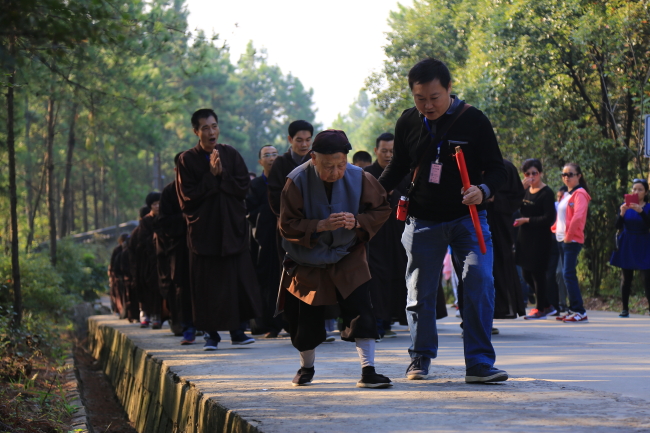 「潮阳」广东汕头市潮阳朝圣团朝礼江西东林大佛