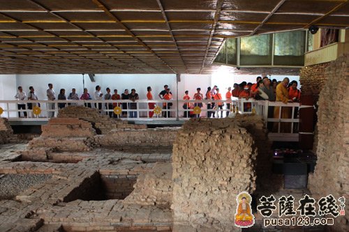 「释迦牟尼」印顺法师带领弘法寺义工、朝圣团在蓝毗尼花园举行诵经祈福法会