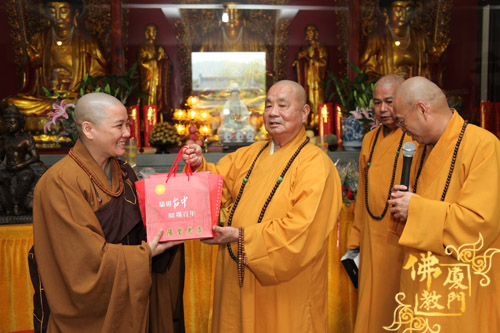 「中国佛教」台湾中国佛教会理事长圆宗长老一行莅临进明寺