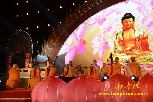 「佛教」“梵韵昭山·佛佑神州”佛乐焰火晚会在湖南湘潭市昭山示范区隆重开幕