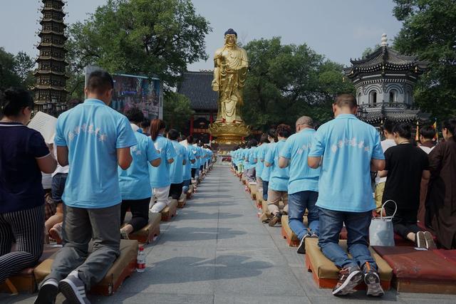 「极乐寺」滴滴爱心汇成海洋 极乐慈善扬帆远航