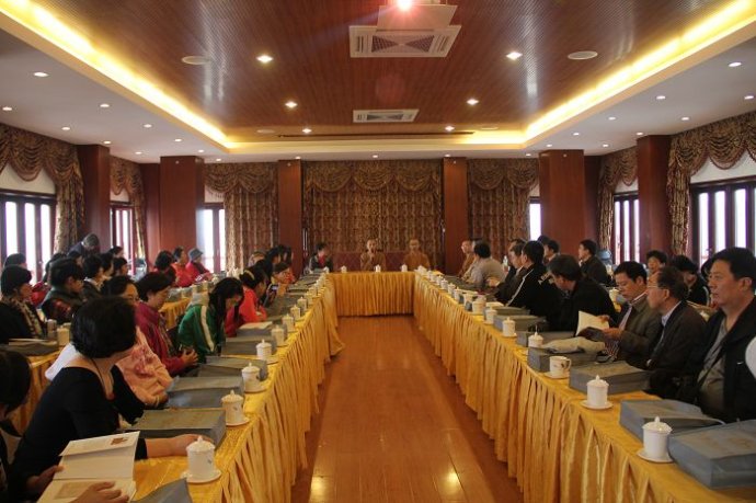「佛教」欧美同学会一行参访北京龙泉寺