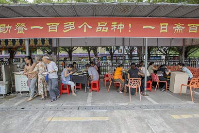 「素食」深圳最大海鲜酒楼改卖素餐 百种美食28元卖疯了