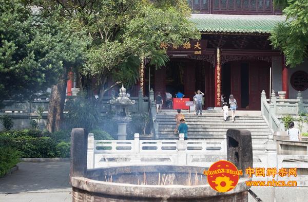 「佛教」曹溪圣地广聚善缘　十方信众虔诚参拜