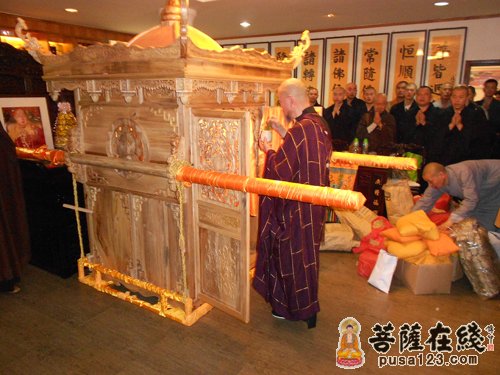 「佛教」本焕长老入龛法语 净慧长老诵读