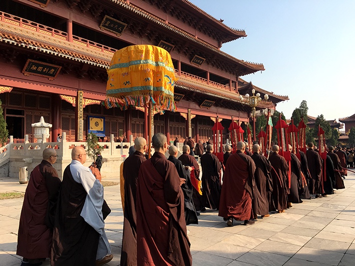 「佛教」柏林禅寺迎请净慧长老舍利灵骨回寺供奉