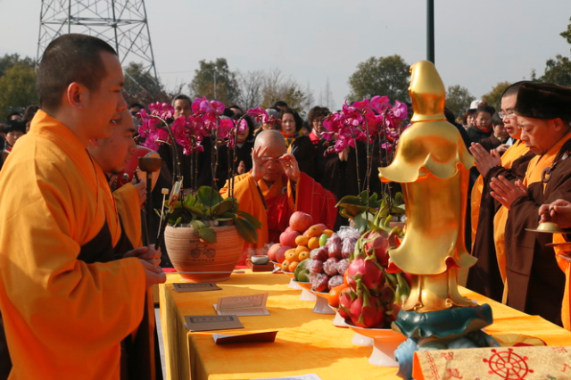 「灵隐寺」浙江杭州灵隐寺举行乙未年首次大型放生活动 「灵隐寺」浙江杭州灵隐寺举行乙未年首次大型放生活动