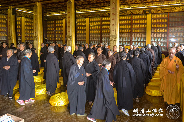 「佛教」佛欢喜日 四川峨眉山各寺举办盂兰盆法会
