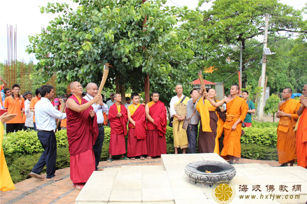 「蓝毗尼」重庆长寿菩提寺于尼泊尔蓝毗尼圣园恭请圣火