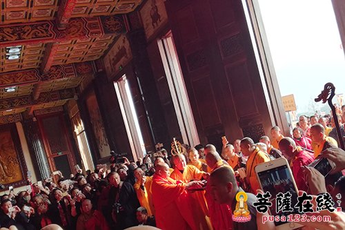「佛教」普俊法师升座 学诚大和尚送座