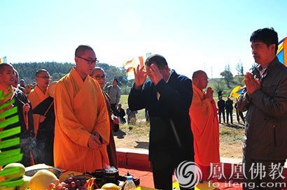 「佛教」哈尔滨龙兴寺举行围墙启建仪式 静波大和尚主法