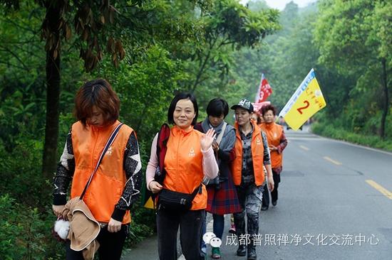 「户外运动」四川天国寺举行2015静默徒步寻佛活动 「户外运动」四川天国寺举行2015静默徒步寻佛活动
