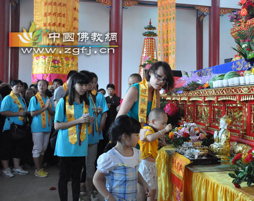 湖南沅江景星寺隆重举行三皈五戒暨消灾祈福法会洒净仪式