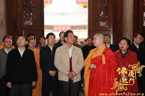 「南普陀寺」原中共中央政治局常委、中央纪检委书记吴官正莅临南普陀寺视察