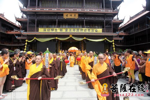 「佛教」上海万佛阁举行新量长老尼追思法会暨告别仪式